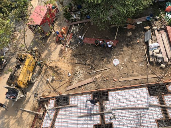 HOÀN THÀNH MẺ ĐỔ BÊ TÔNG MÓNG, DẦM SÀN TẦNG TRỆT CÔNG TRÌNH NHÀ Ở Q9