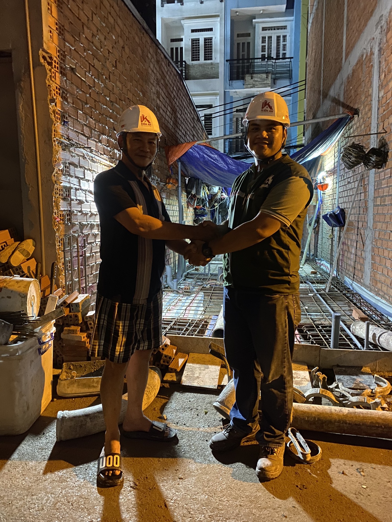 CHẠY ĐUA TRƯỚC THỀM LỄ QUỐC KHÁNH (2/9) TẠI CÔNG TRÌNH XÂY DỰNG MỚI NHÀ Ở RIÊNG LẺ Q.4, TPHCM